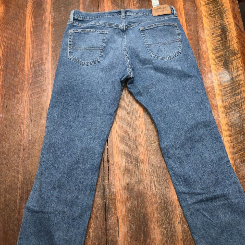 Signature Levi Strauss Jeans Mens 34x30 Blue Straight Leg Denim Pants